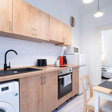 Studio In The Heart Of Party District Ka28 Будапеща Екстериор снимка
