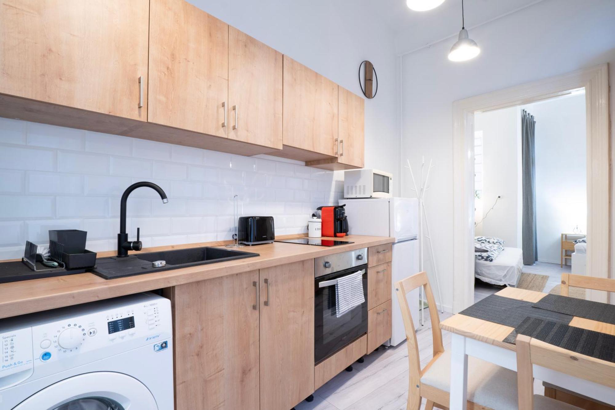 Studio In The Heart Of Party District Ka28 Будапеща Екстериор снимка