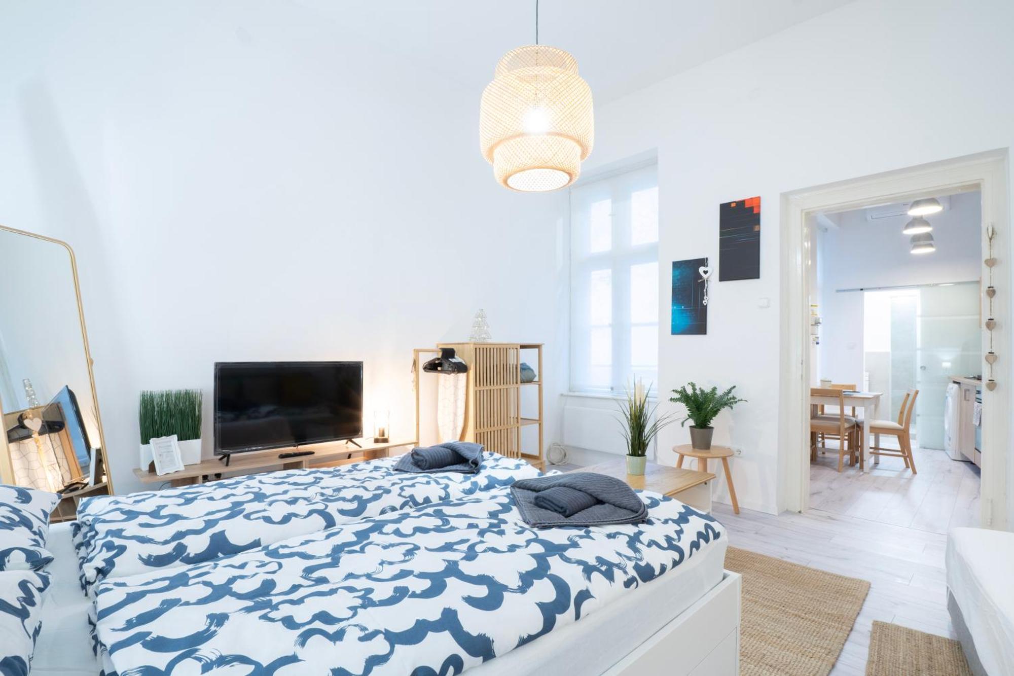 Studio In The Heart Of Party District Ka28 Будапеща Екстериор снимка