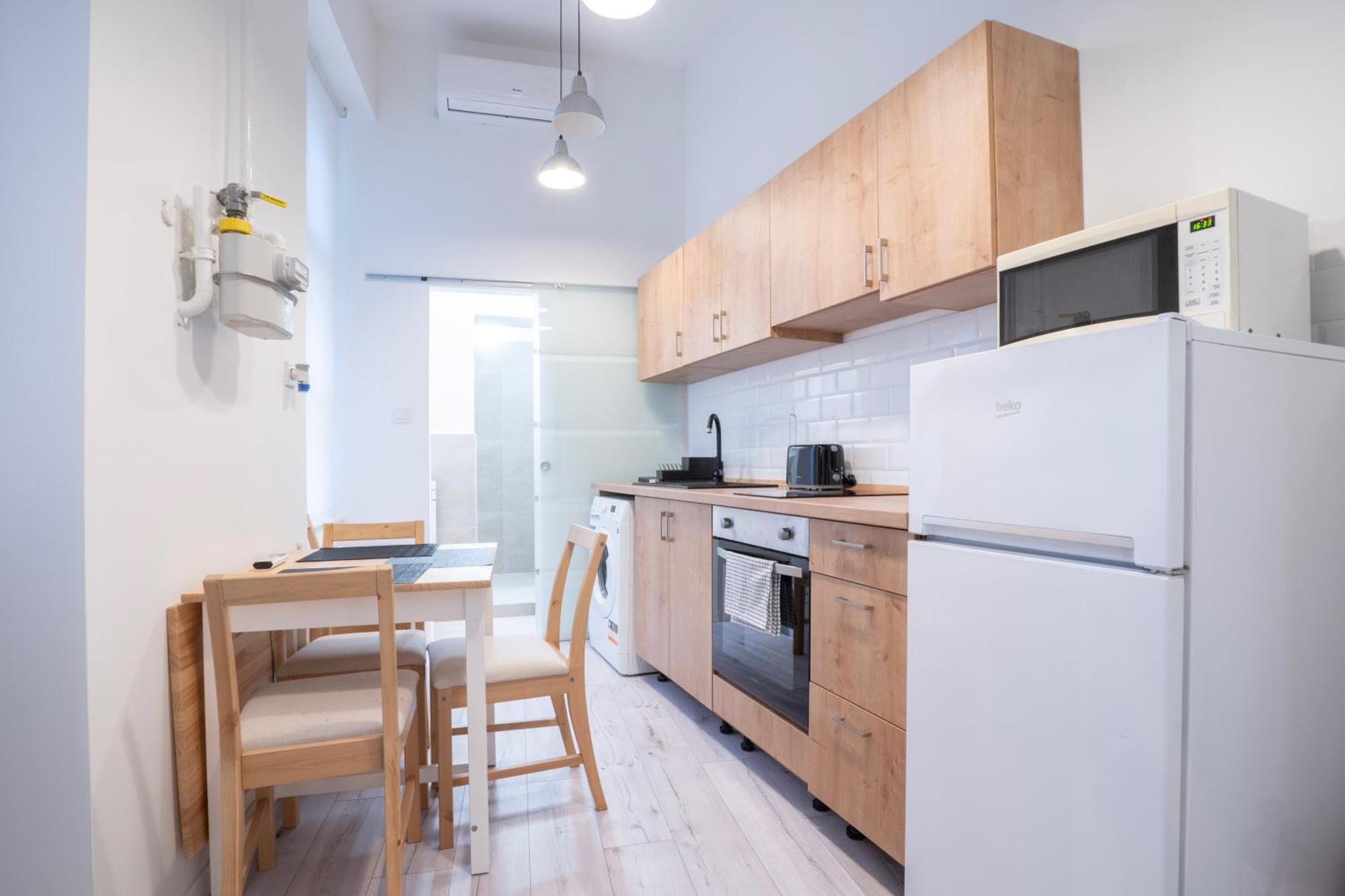 Studio In The Heart Of Party District Ka28 Будапеща Екстериор снимка